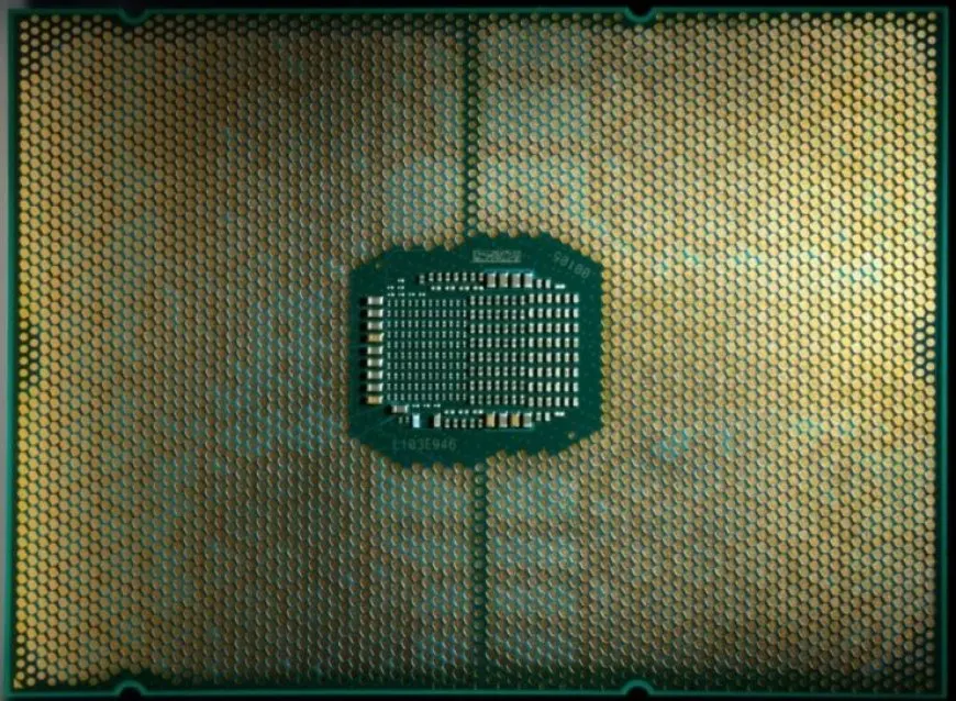 This leak details Intel Sapphire Rapids-SP Xeon specifications with up to 56 cores, 105 MB cache, and 350W TDP.