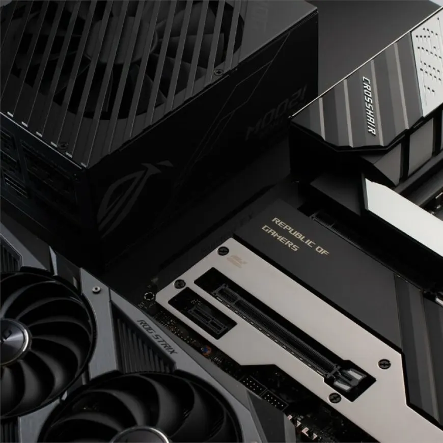 The ASUS ROG Crosshair VIII Extreme motherboard features a 20-phase VRM design and an AM4 processor socket.