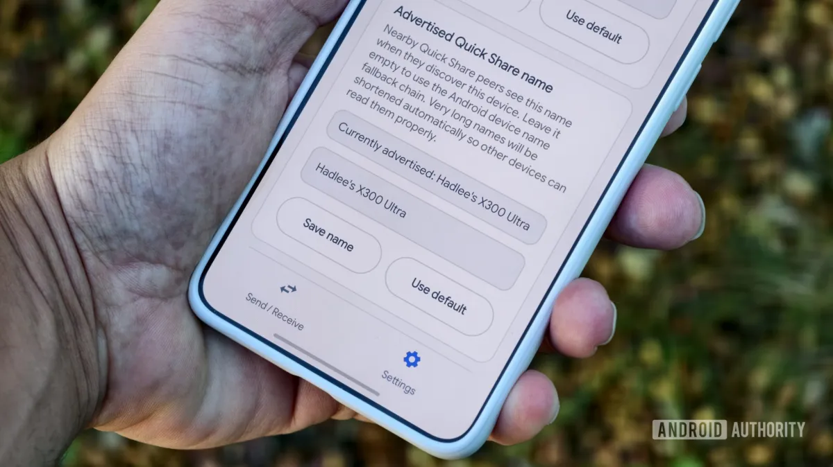 The Bada application interface displays local file sharing options on an Android device.