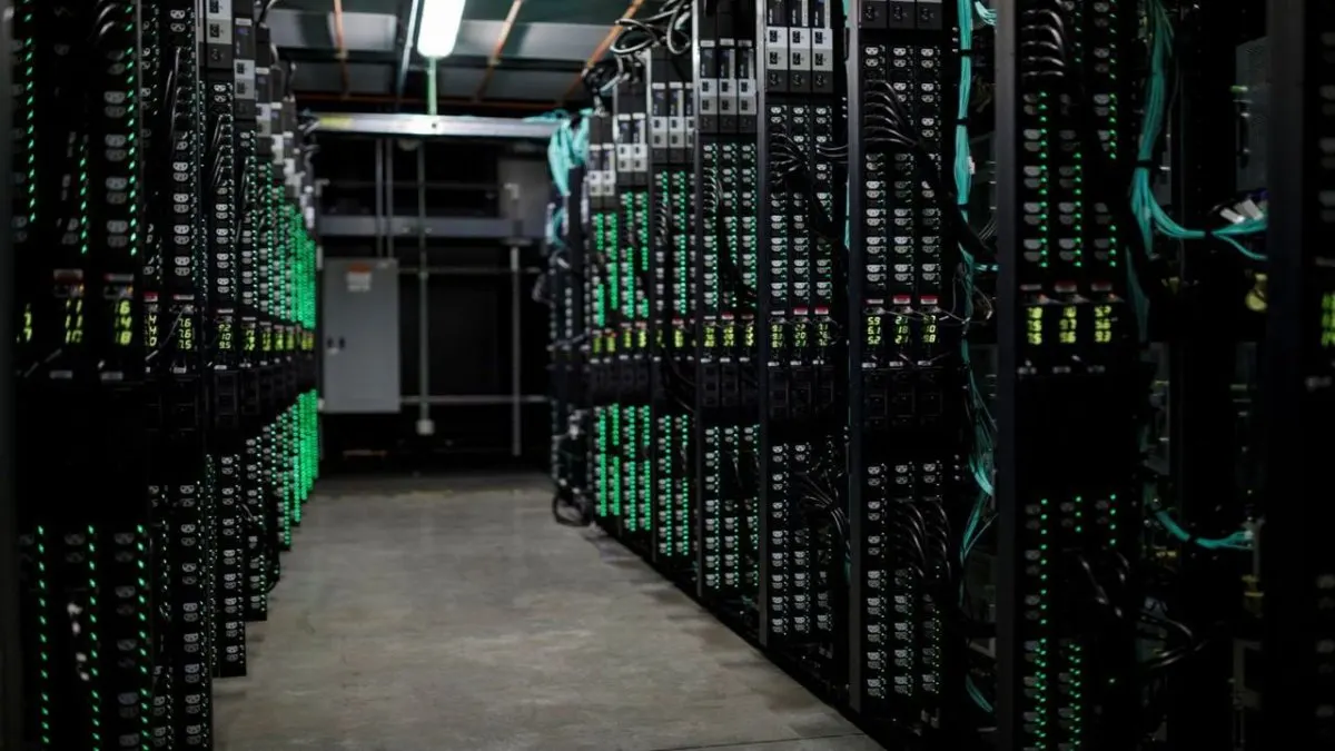 Thermal plumes from Phoenix data centers elevate local urban temperatures by up to four degrees Fahrenheit.