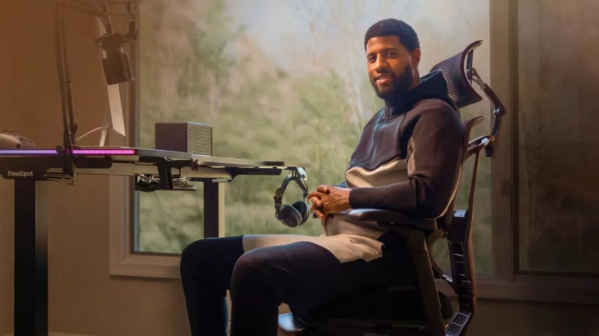 A gaming chair and desk are displayed on a retail webpage.