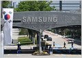 Samsung's largest union approves a pay deal that would give chip workers an average bonus of ~$340K, with ~74% of members voting in favor, staving off a strike (Yoolim Lee/Bloomberg)