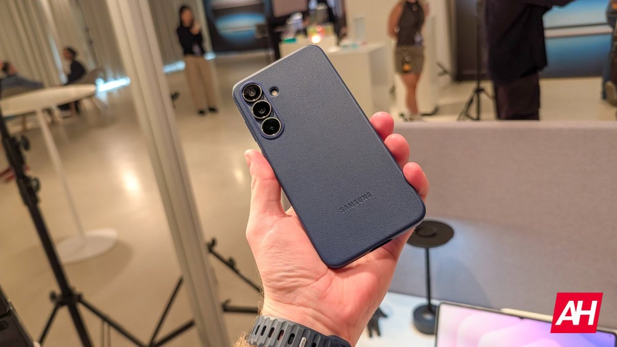 Europe Smartphone Prices Reach Record High as Budget Segment Shrinks