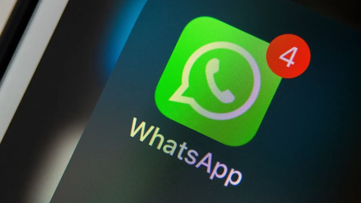 WhatsApp is testing a new disappearing messages feature that deletes texts after recipients read them.