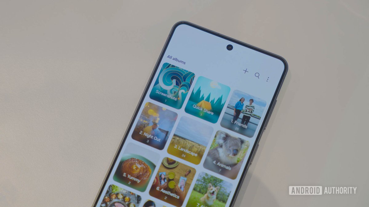 Samsung Gallery application interface displaying cloud backup settings and OneDrive integration options