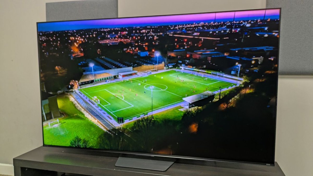 Mini LED vs OLED for Large Screen World Cup TV Upgrades