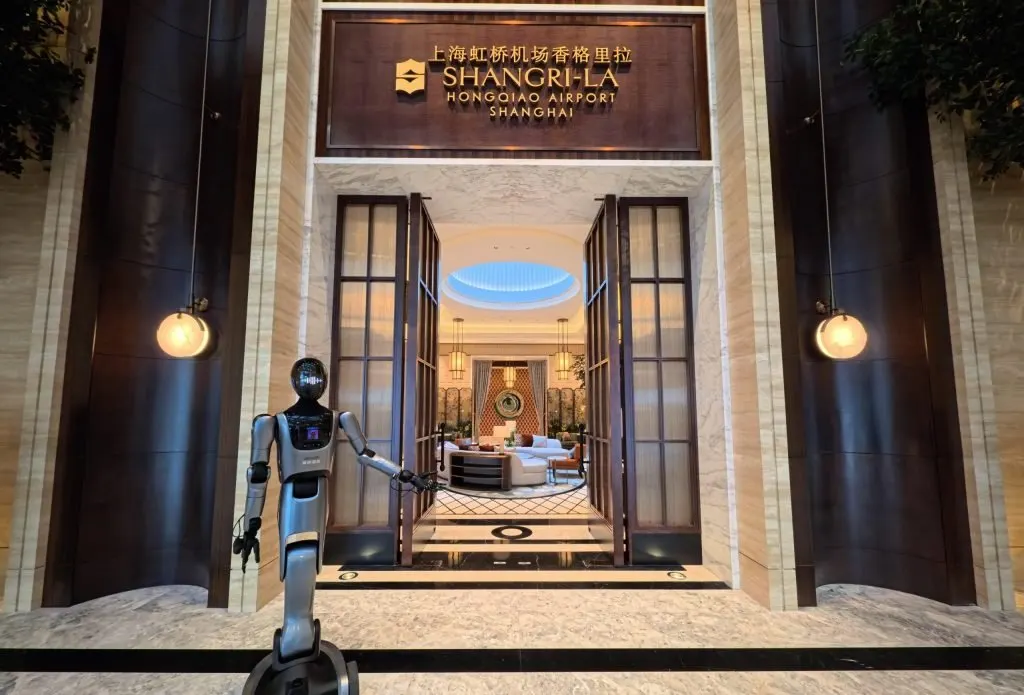 A service robot navigates a commercial facility using advanced algorithms and real-time data processing.
