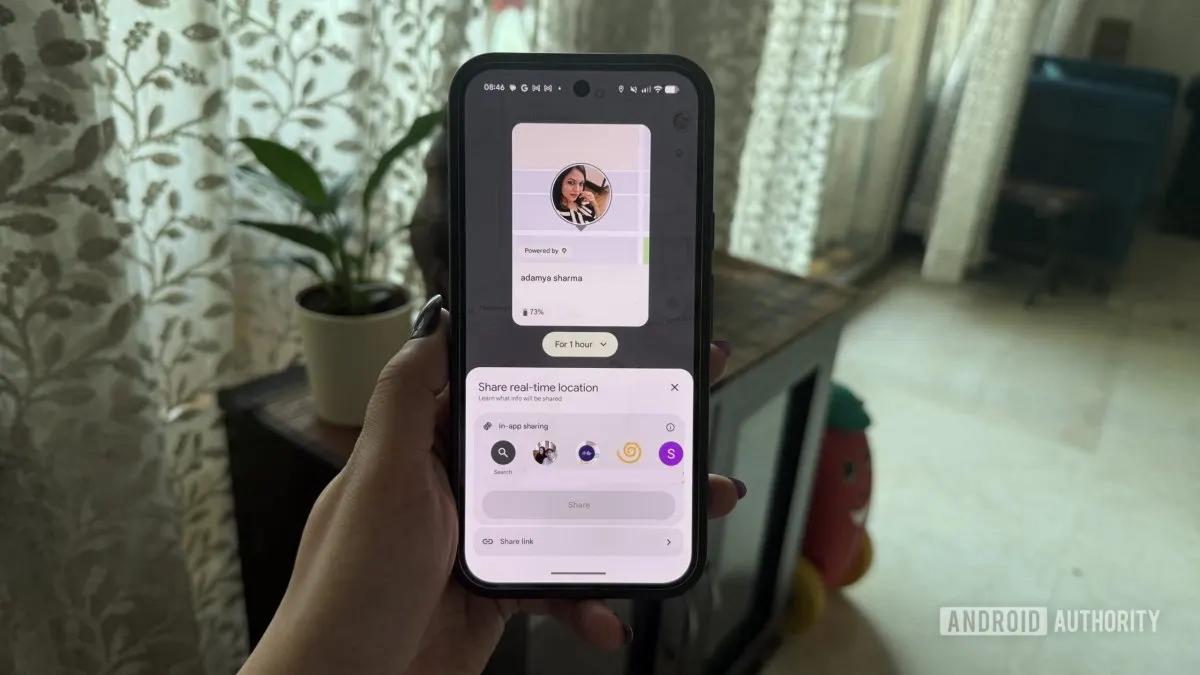 Find Hub app interface displaying location sharing and arrival notification settings