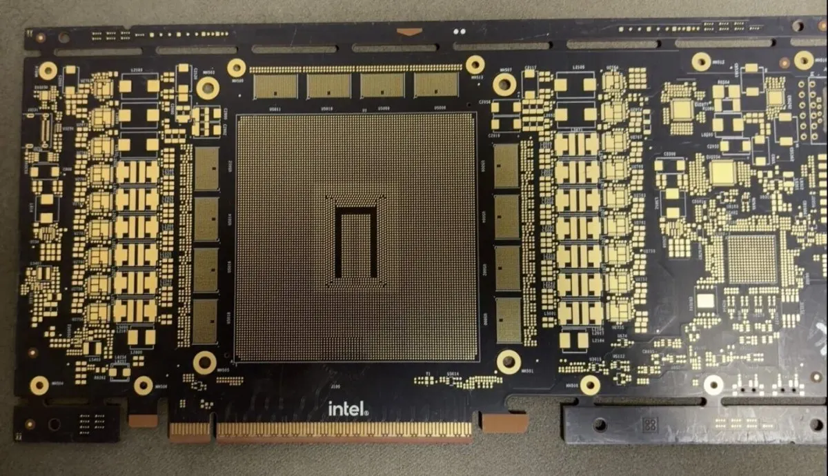 The leaked Intel Crescent Island PCB displays the Xe3P GPU die, 160GB LPDDR5X memory, and a 16-pin power connector.