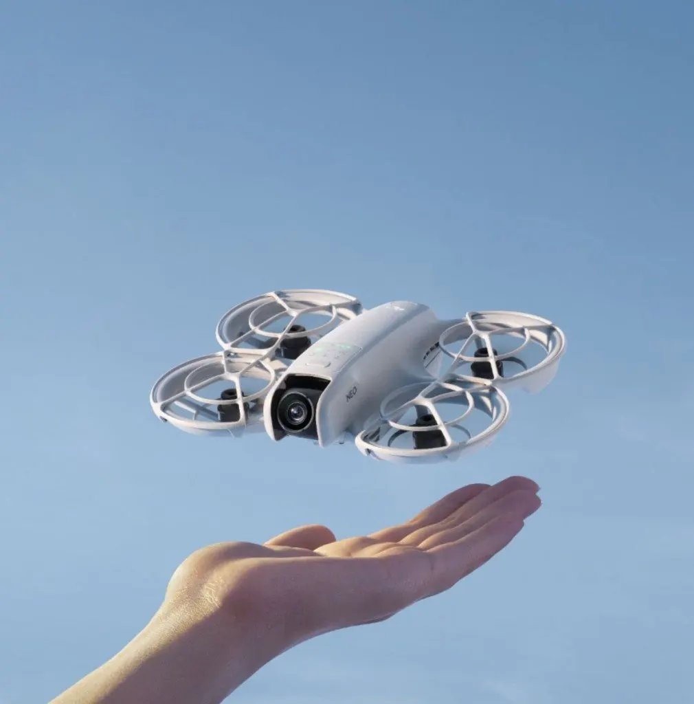 DJI Neo 2 drone and Fly More Combo configuration