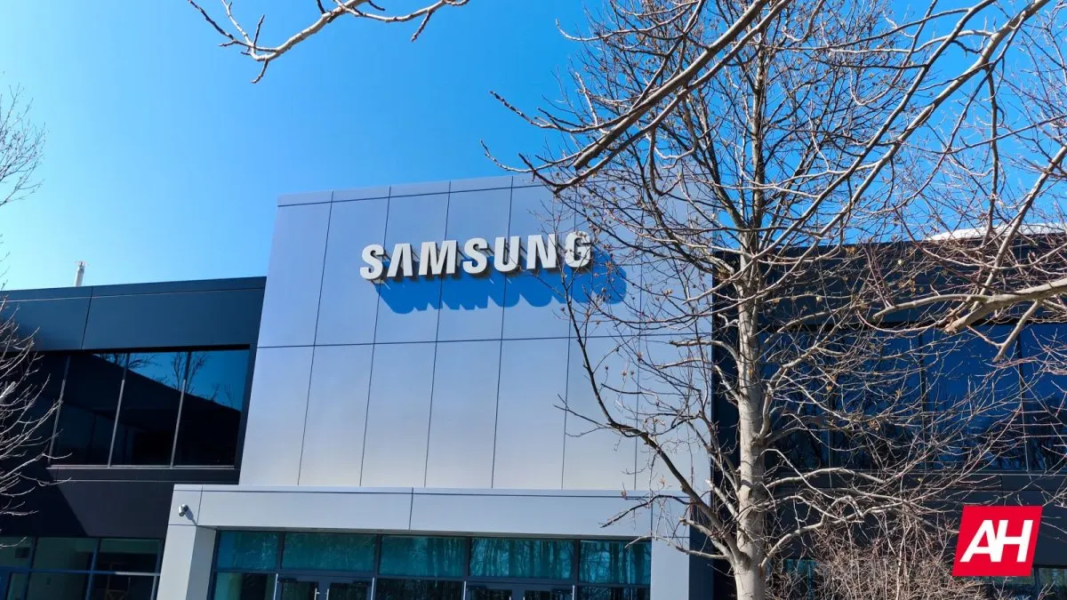 Samsung employees gather ahead of a May 21 strike over annual bonus negotiations.