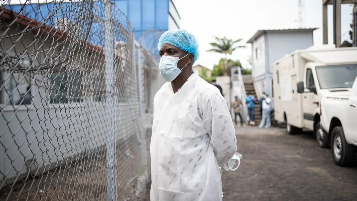 Map illustrating Ebola evacuation routing to specialized medical facilities in Europe