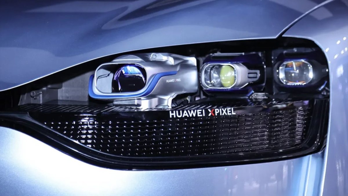 Huawei XPixel Headlights Project Full Color Images Onto Roads