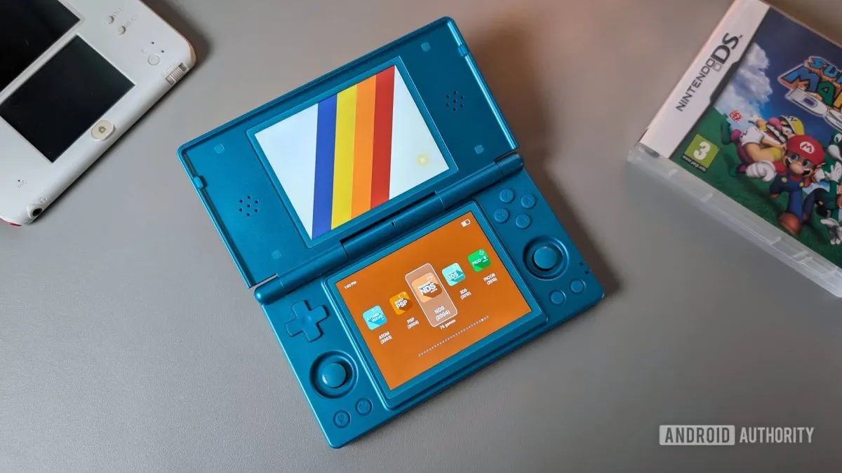 The ANBERNIC RG DS dual-screen handheld runs the newly released Linux operating system.