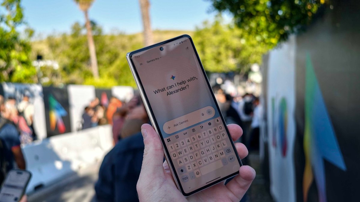 Google Gemini Interface Update Brings Gradient Overlays and New Typography