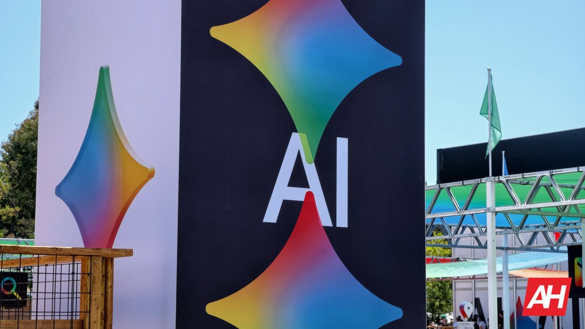 Google Just Flexed Two Hours of AI Features While Apple Prepares to Pay Google to Fix Siri
