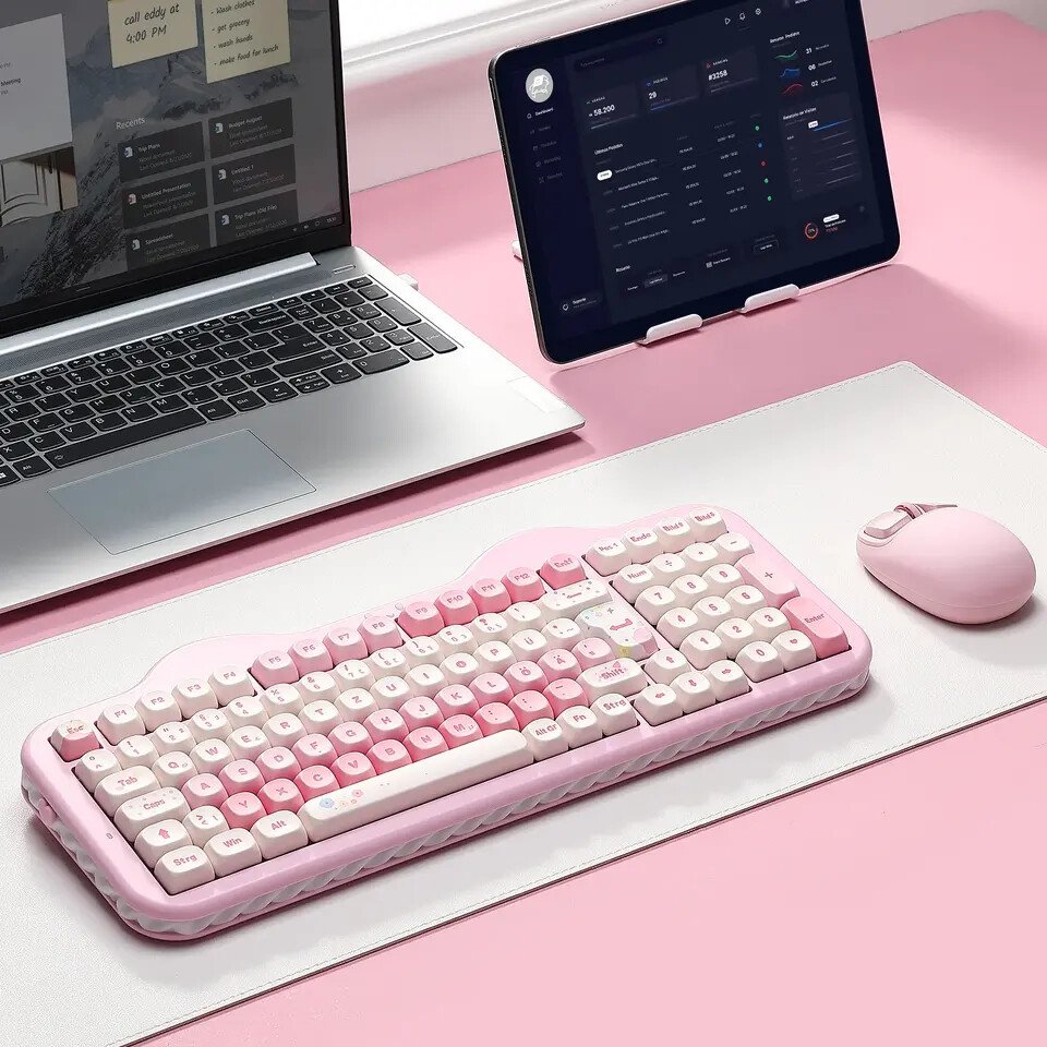 A Yunzii ISO keyboard displays European localized key layouts and standard key arrangement.