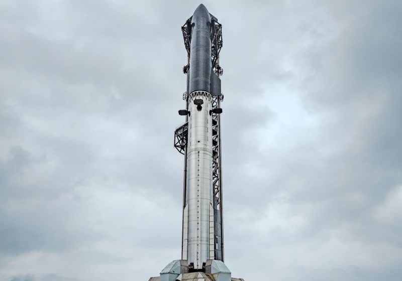 SpaceX scrubs Starship V3 test flight after last-minute launch tower issue