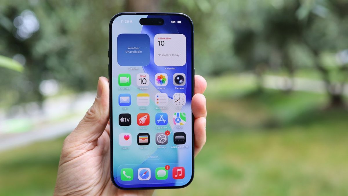 The iOS 27 interface displays expanded artificial intelligence tools and redesigned AirPods settings.