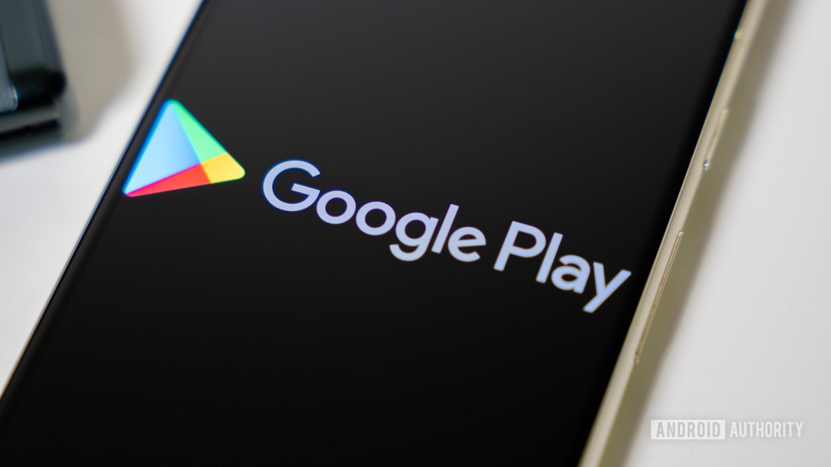 Google is bringing Android’s gaming Sidekick to more users