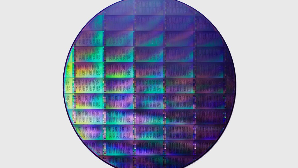 Federal Quantum Computing Funding Faces Statutory Scrutiny