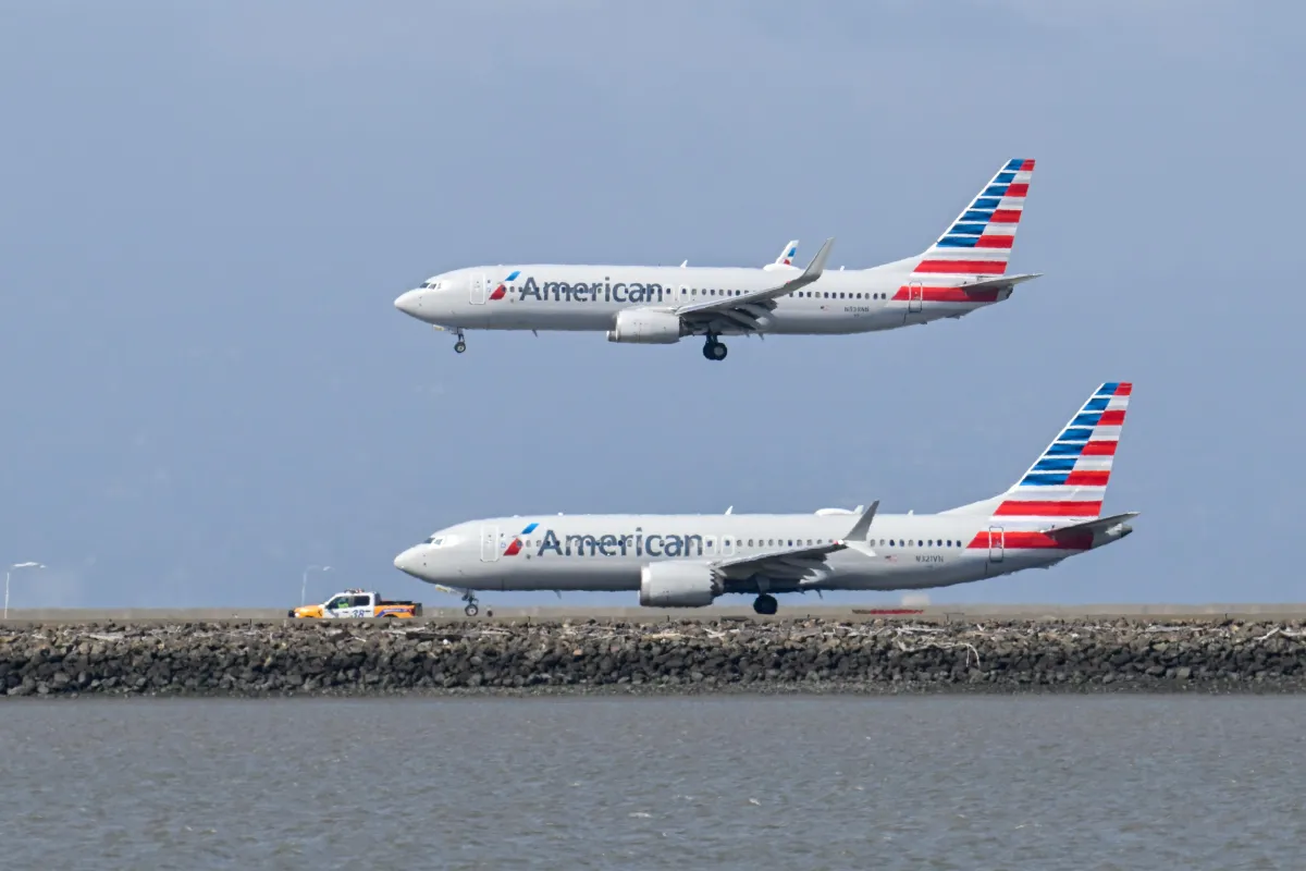 American Airlines aircraft preparing for Starlink Wi-Fi installation starting in 2027