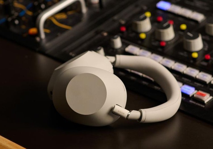 Sony cuts prices on flagship WH-1000XM6 and XM5 headphones