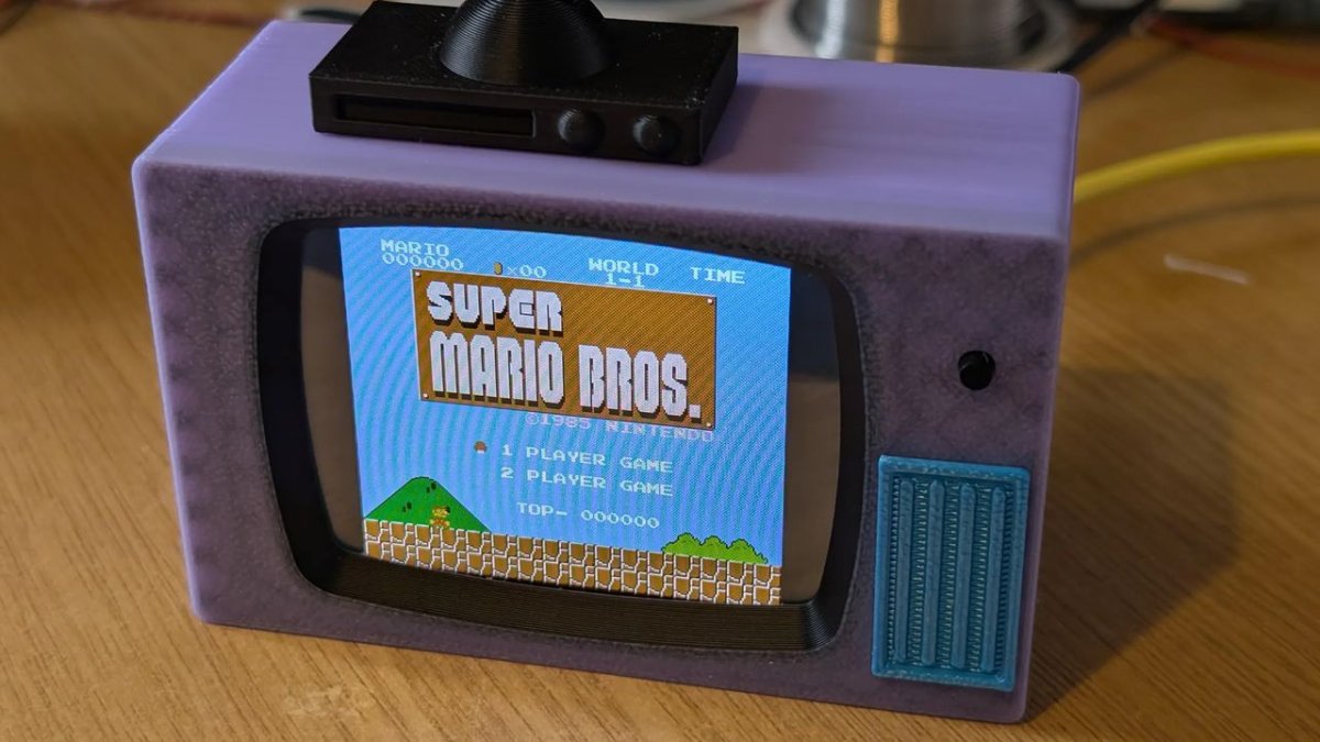 DIY Retro Mini TV Builds on ESP32 for Gaming and Media Playback