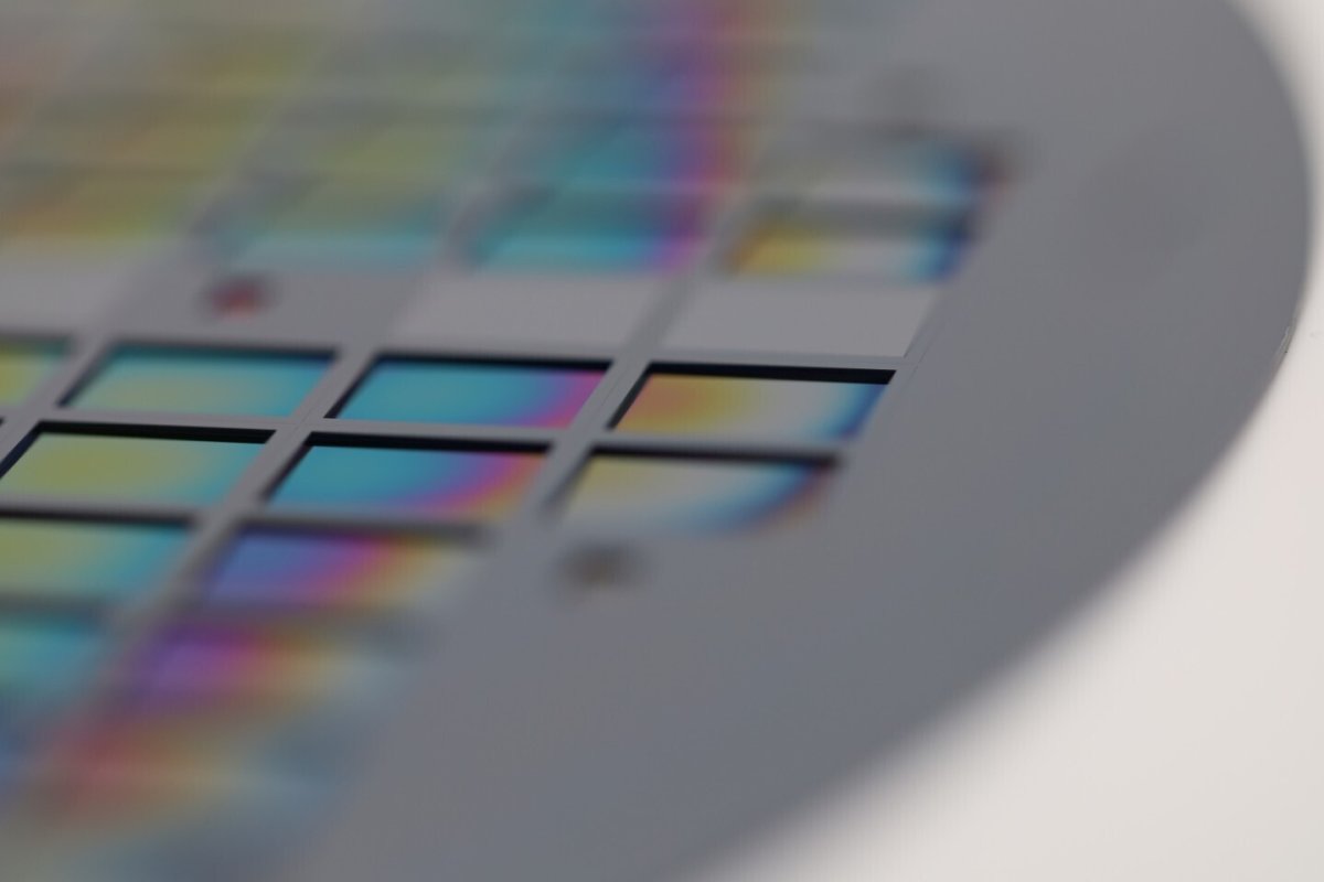 Wafer-Level Chiplet Integration Advances Semiconductor Manufacturing