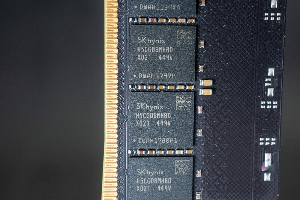 DDR5 Costs Stabilize While SSD Prices Climb: Market Analysis