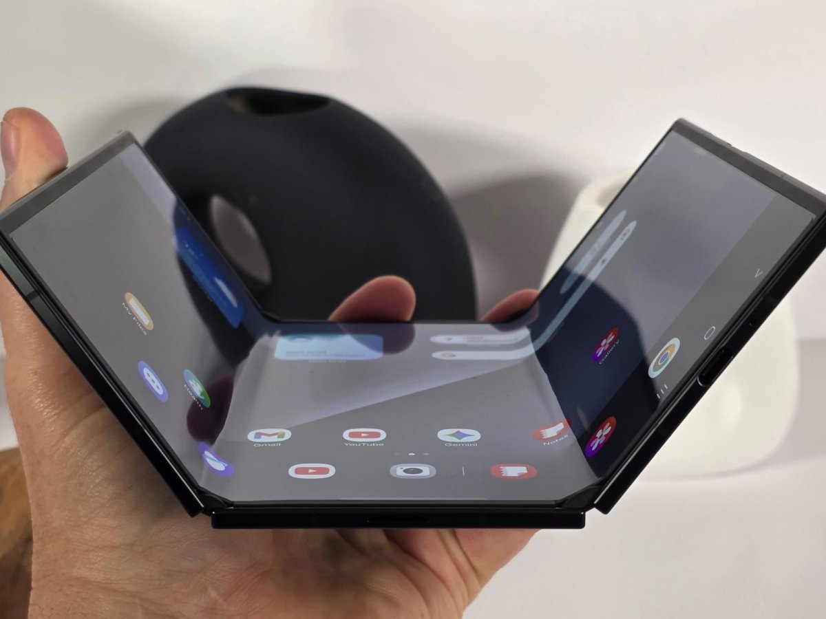 Samsung Galaxy Z TriFold Hands-On: Engineering a Triple-Fold Mobile Future