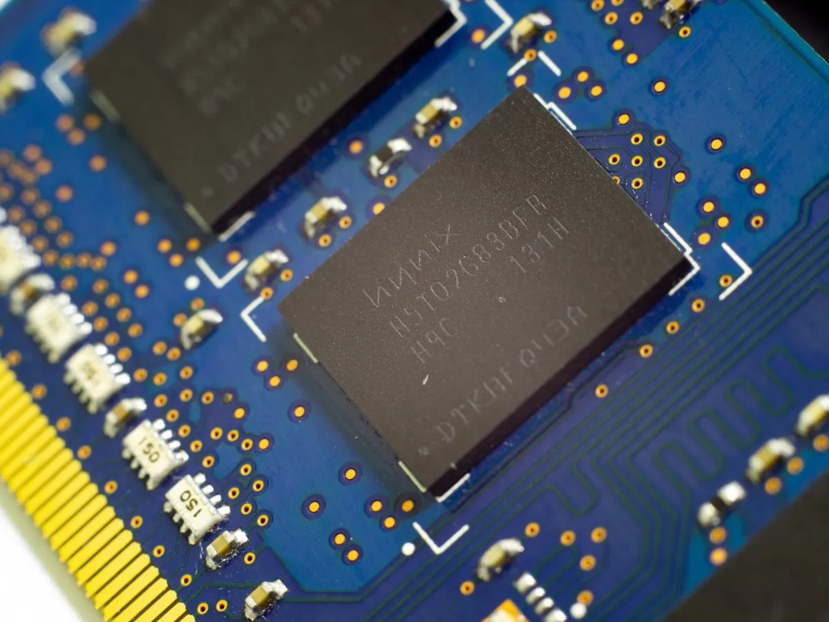Micron and SK Hynix achieve trillion dollar valuations as artificial intelligence chip demand surges.
