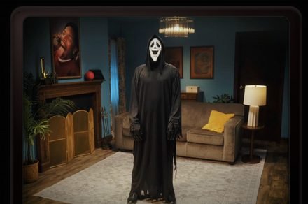 Ghostface reacts to typed commands on an interactive marketing website for the upcoming Scary Movie 6.