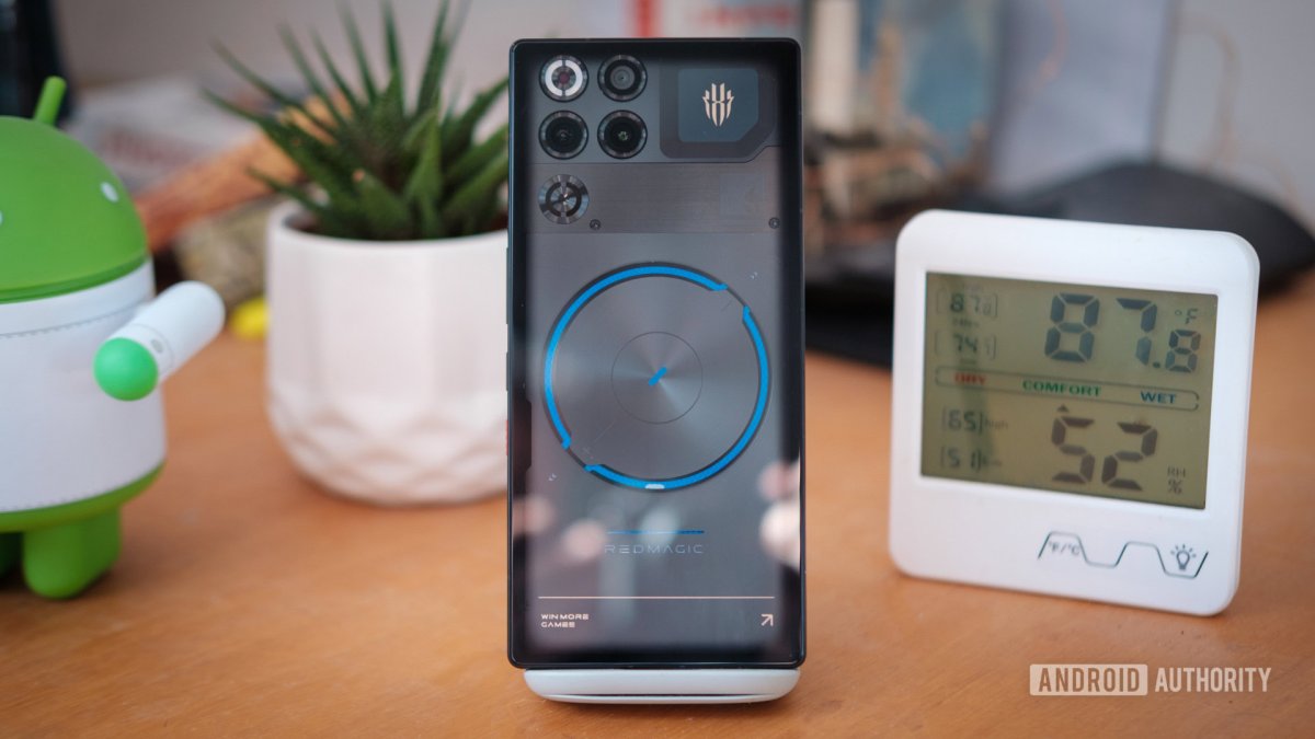 REDMAGIC 11S Pro smartphone featuring a fluorinated liquid cooling loop and turbo fan for active thermal management.