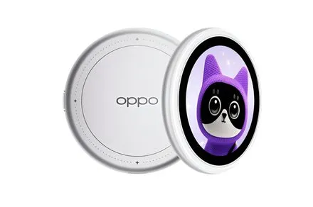 A compact magnetic circular display attaches to a smartphone for wireless live preview and remote framing adjustments.
