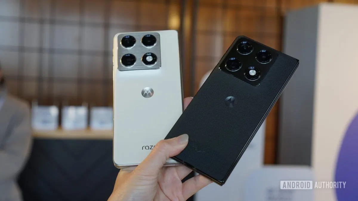 The Motorola Razr 2026 and Razr Fold smartphones are displayed alongside carrier promotion details.
