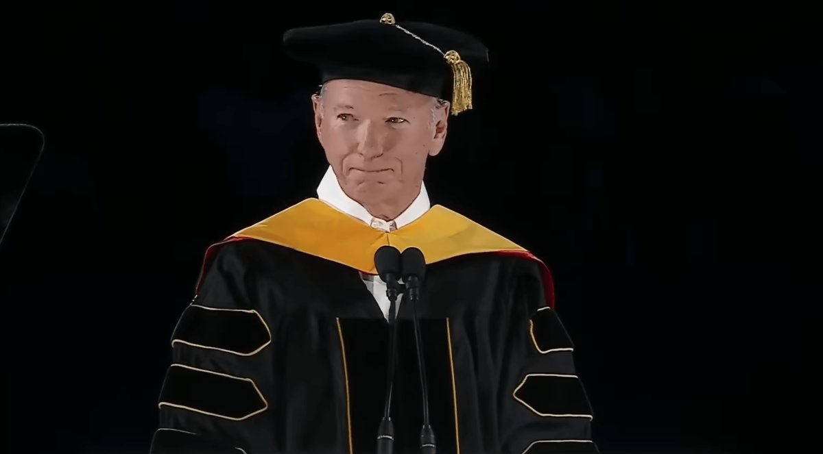 Graduates Challenge Tech Executives Over AI Promises
