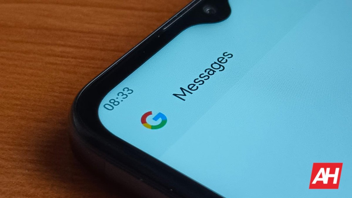 The Google Messages interface displays the new SIM switch option in the compose field floating menu for dual-SIM users.