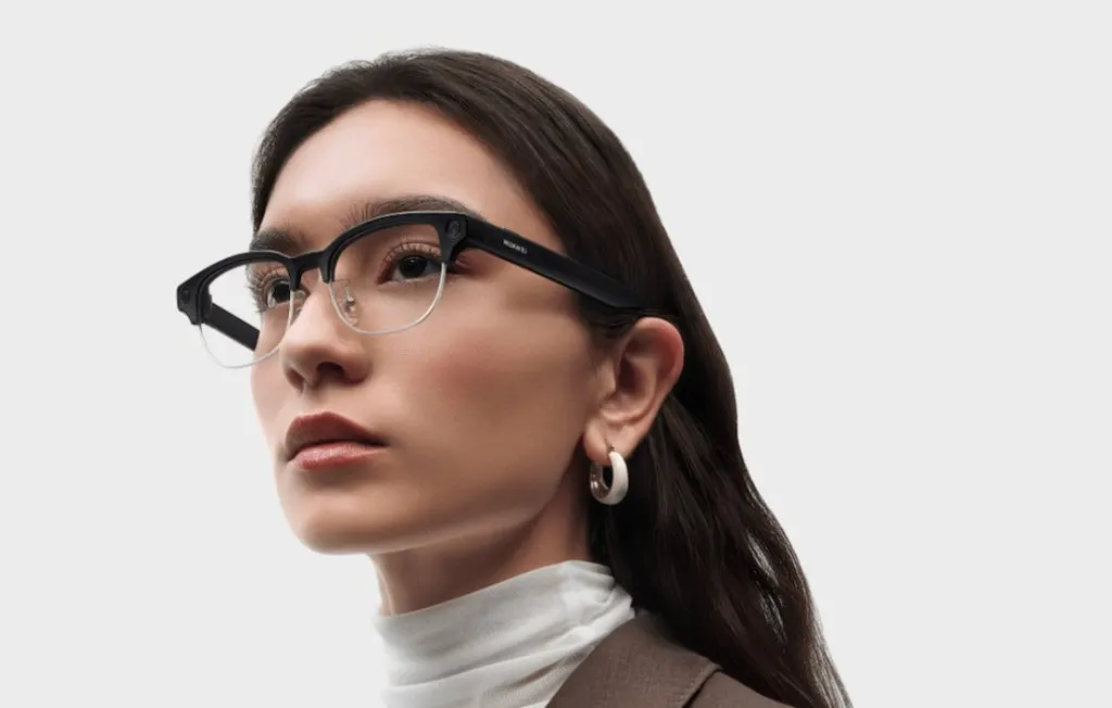Huawei HarmonyOS AI smart glasses feature a built-in camera and real-time translation module.