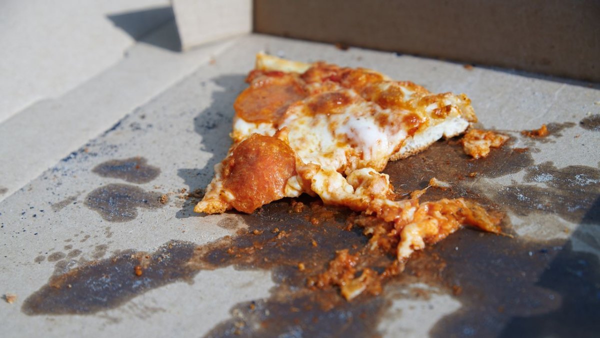Pizza Hut's AI delivery system cooks up $100 million franchisee lawsuit — deliveries allegedly shot from under 30 minutes to over 45 under new system