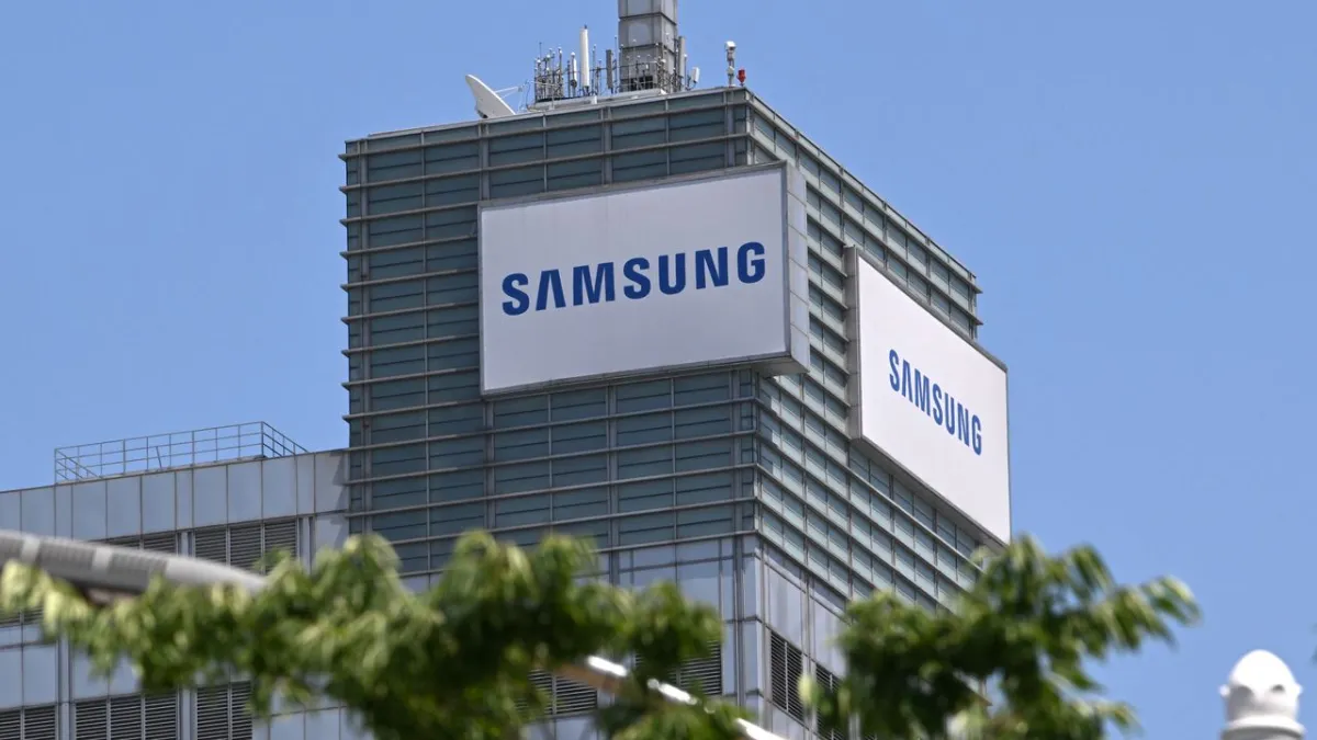 Samsung semiconductor workers voted to approve a $340,000 average bonus, ending a months-long strike threat.