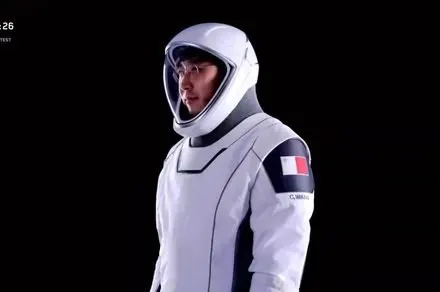 The spacecraft represents the SpaceX Starship design for Chun Wang's two-year Mars flyby mission.