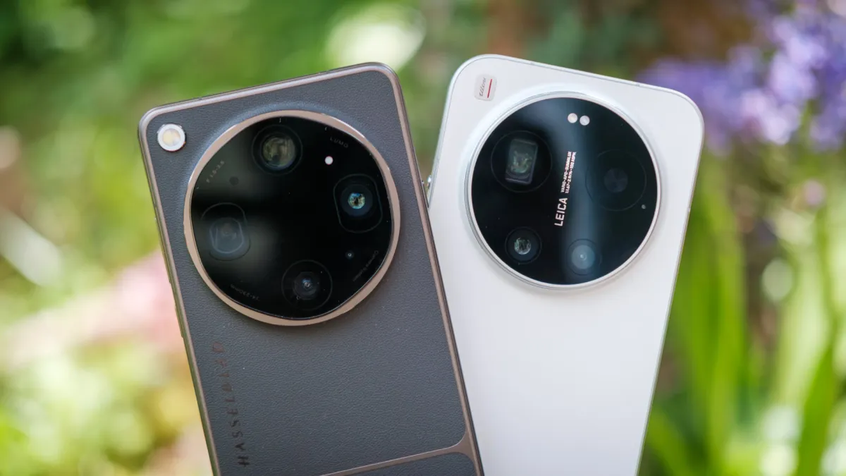 The image displays a side-by-side comparison of the OPPO Find X9 Ultra and Xiaomi 17 Ultra camera systems.