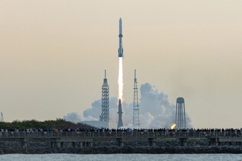 Bezos rocket fails to reach orbit after a frozen hydraulic line cuts engine thrust.