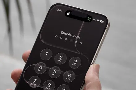 iPhone interface displaying the automatic snatch detection security feature that locks the device during a theft attempt.
