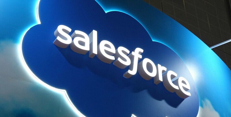Diagram showing Salesforce Headless 360 architecture routing CRM data to external AI platforms via APIs.