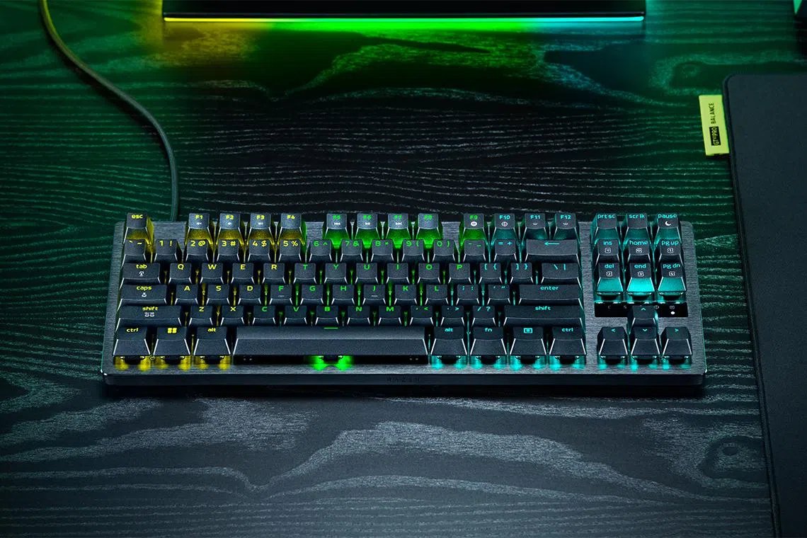 Razer Huntsman V3 TKL 8kHz: Engineering High-Speed Gaming Keyboards