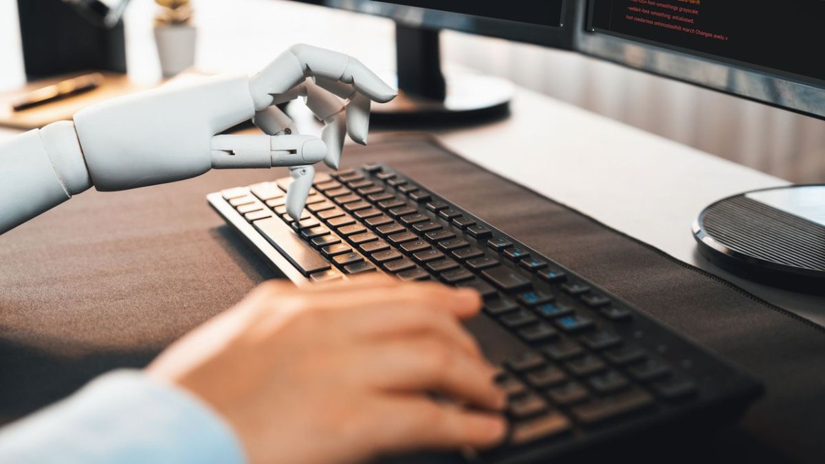Linus Torvalds on AI: A Tool for Productivity, Not a Replacement for Engineering
