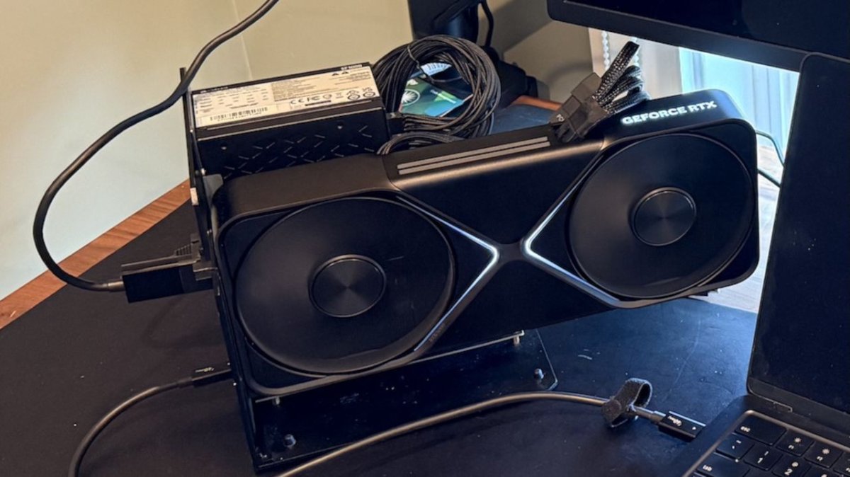 Apple M5 Max And RTX 5090 eGPU Benchmarks Reveal Performance Realities