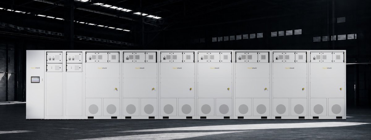 LiquidStack GigaModular coolant distribution unit for scalable high-density AI cooling up to 14 MW capacity.